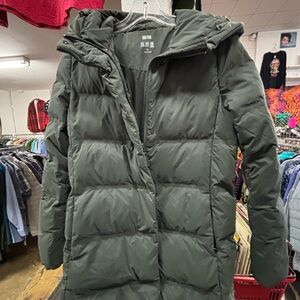 Uniqlo Seamless Down Short Dark Green Puffer Coat XS